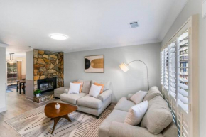 Golf Oasis Modern Townhome!